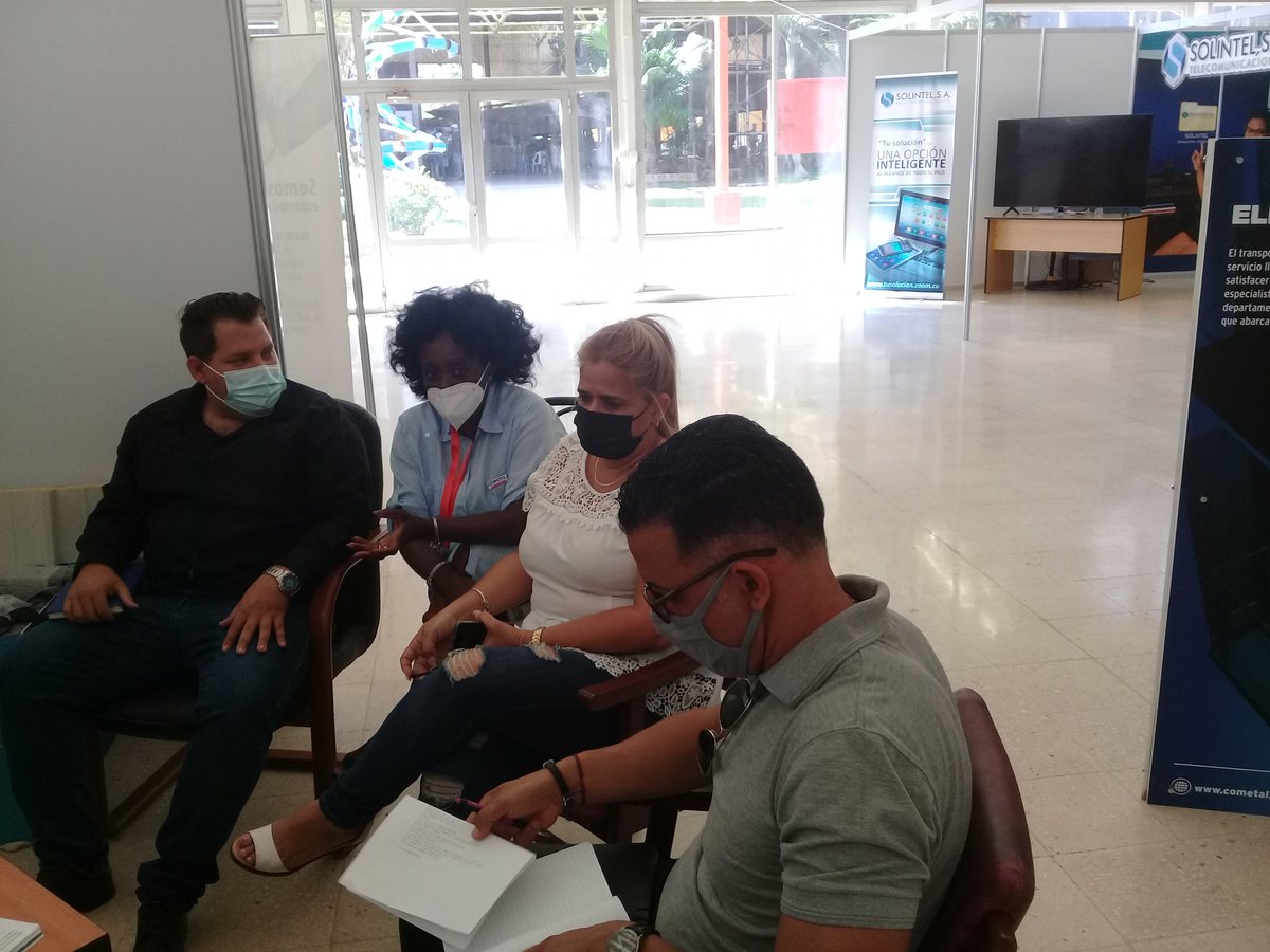 cometalcomunica's tweet photo. Beneficioso encuentro sostenido entre #Cometal y la Compañía Fiduciaria en EXPOCUBA . https://t.co/p11ZRXYS8W