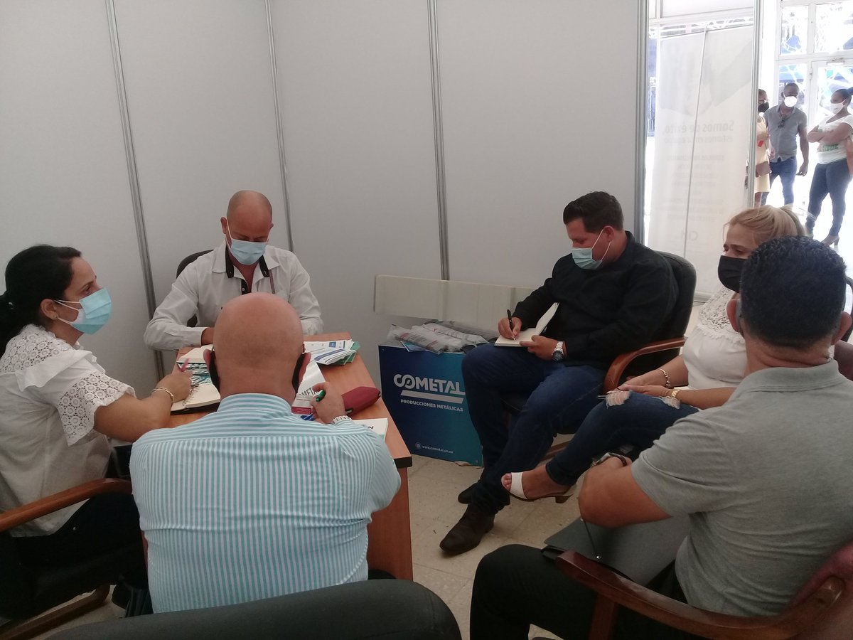 cometalcomunica's tweet photo. Beneficioso encuentro sostenido entre #Cometal y la Compañía Fiduciaria en EXPOCUBA . https://t.co/p11ZRXYS8W