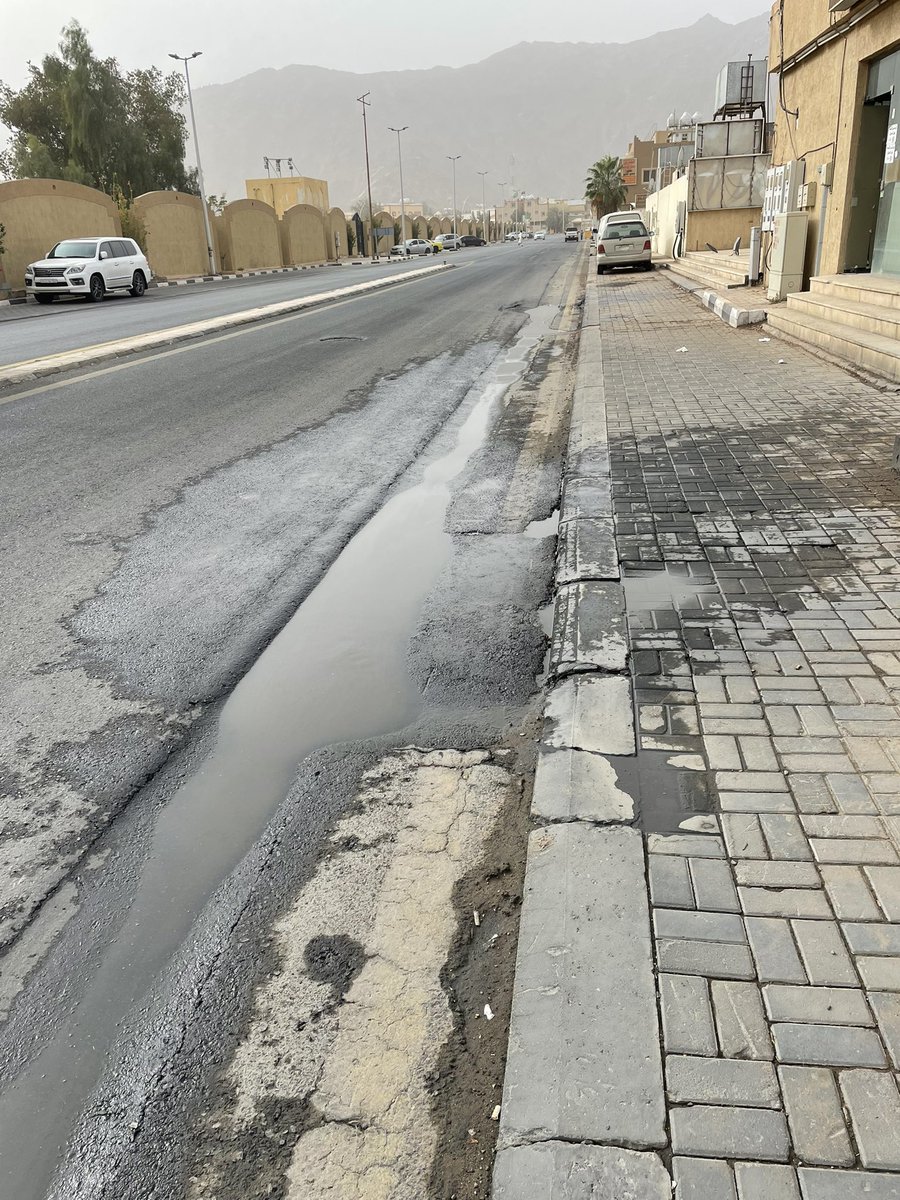 <a href="/MEWA_KSA/">وزارة البيئة والمياه والزراعة</a>
<a href="/nwc_media/">شركة المياه الوطنية</a>
#نجران_الان
كنت اسمع عن معاناة المواطنين مع المياة
ولآنني كنت مستغني عنهم فلم يعنيني الآمر
ولكن انكسر بيب توصيل مياه 
في الشارع المقابل للمحل
وقدمت بلاغ منذو ثلاثة اشهر
ومع الاسف لا حياة لمن تنادي
رغم تكرار البلاغ وزيارة المكتب
خافوا الله الضرر زاد عن حده