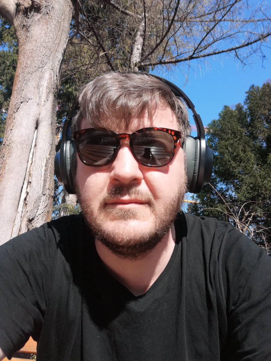 DjredAdi's tweet photo. When you think that life is over and everything has stopped, try to hope that one day someone or something will help you take half a step. I try to do it myself and regain my hope. https://t.co/YlGr3XtYMy