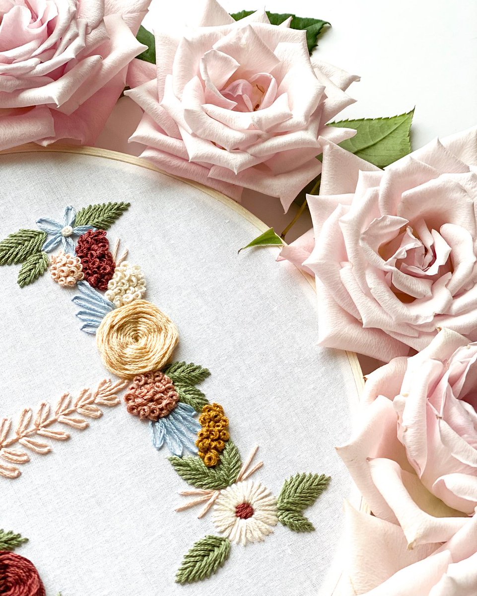 _hello_hoops's tweet photo. These Spring colors get me every time 🌸

#hellohoops #hellohoopsembroidery #embroideryhoopart #embroideryhoopdecor #handembroidery #handmadewithjoann #dmcembroidery #embroideryhoop #damngoodstitch #embroidery #etsyshop #stitchersofinstagram #makersgonnamake #Stitchersgonnasti https://t.co/JO2AgWWzR4