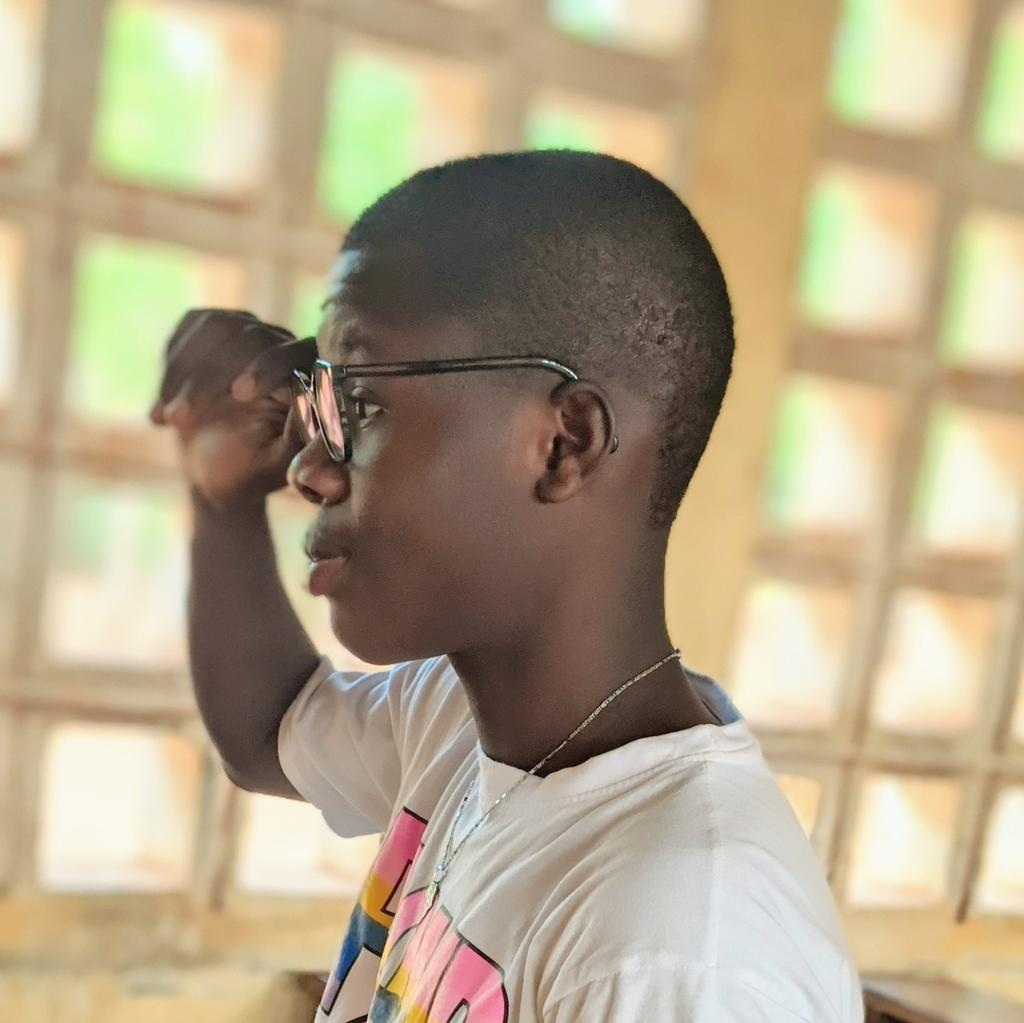 AvosseW's tweet photo. #NouvellePhotoDeProfil https://t.co/DNYoo9v5pO
