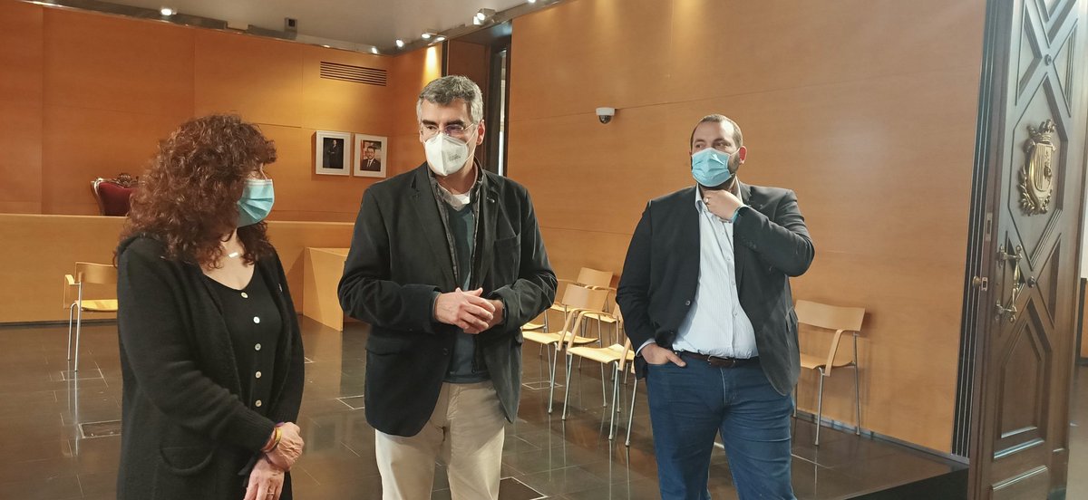 cnmataro's tweet photo. Recepció a l'ajuntament @matarocat @MataroAdaptat de l'equip d'Adaptada com a Millor Club de Catalunya i a en Guillem Pujol campió d'Espanya de 5000 m. AAOO @cnmataro
@DBotePaz @BeaDelgado20 @fcasabel https://t.co/R3Wwvglyj6