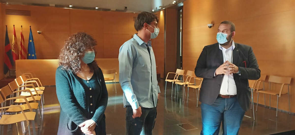 cnmataro's tweet photo. Recepció a l'ajuntament @matarocat @MataroAdaptat de l'equip d'Adaptada com a Millor Club de Catalunya i a en Guillem Pujol campió d'Espanya de 5000 m. AAOO @cnmataro
@DBotePaz @BeaDelgado20 @fcasabel https://t.co/R3Wwvglyj6