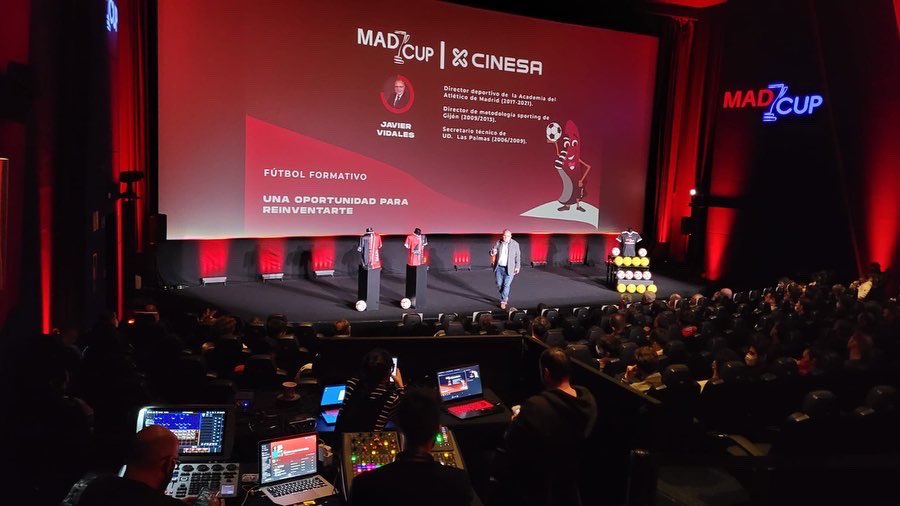 InusualEvents's tweet photo. ¡Calentando motores para la próxima MadCup! #ruedadeprensa #presentación #encuentro #árbitros #entrenadores #fútbol #torneo #torneonacional #Madcup2022 #Inusual #InusualDigital #nadanospara 💪🏽 https://t.co/NwbpKVwU9A