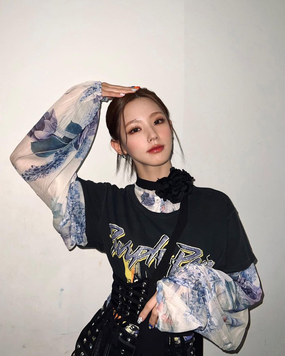 2yeonpic's tweet photo. prettiest woman in the world. https://t.co/gqTQcsncbU
