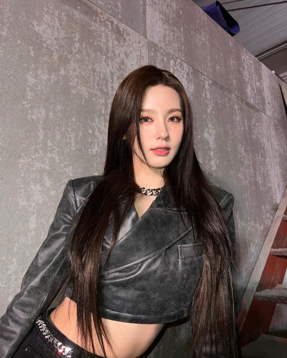 2yeonpic's tweet photo. prettiest woman in the world. https://t.co/gqTQcsncbU