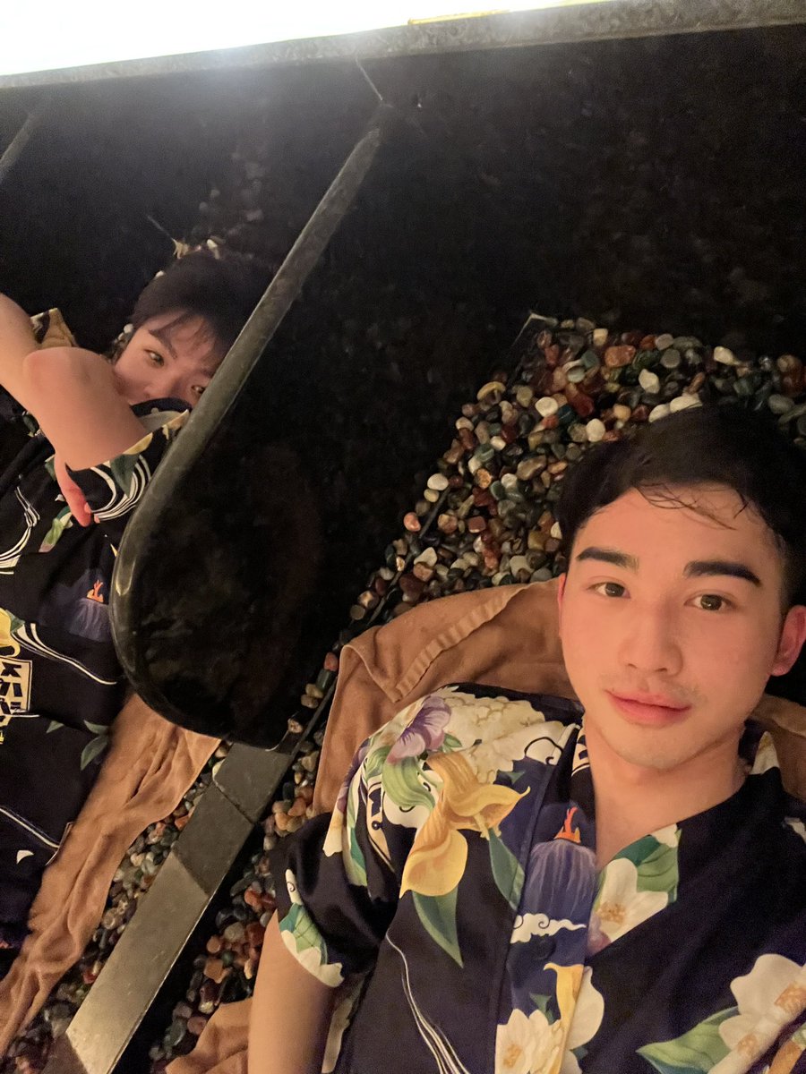 yoshiuedatc's tweet photo. #岩盤浴 hot hot hot https://t.co/aXud1kMD47