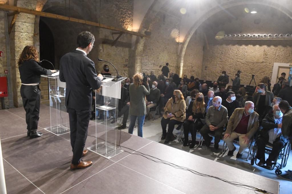 govpenedes's tweet photo. 📣El #vicepresident @jordiPuignero, la #consellera @LauraVilagra i el #delegat @David_Alquezar anuncien el desplegament dels serveis territorials del @govern al Penedès.

#VegueriaPenedès https://t.co/nClsmmKrLS