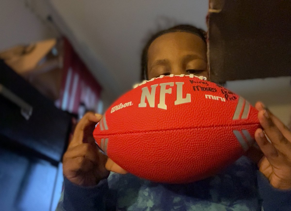 CoachTae65's tweet image. Happy 4th Bday to my son King Moses. You are a blessing! Love you! Almost football time! #1DraftPick 1/3