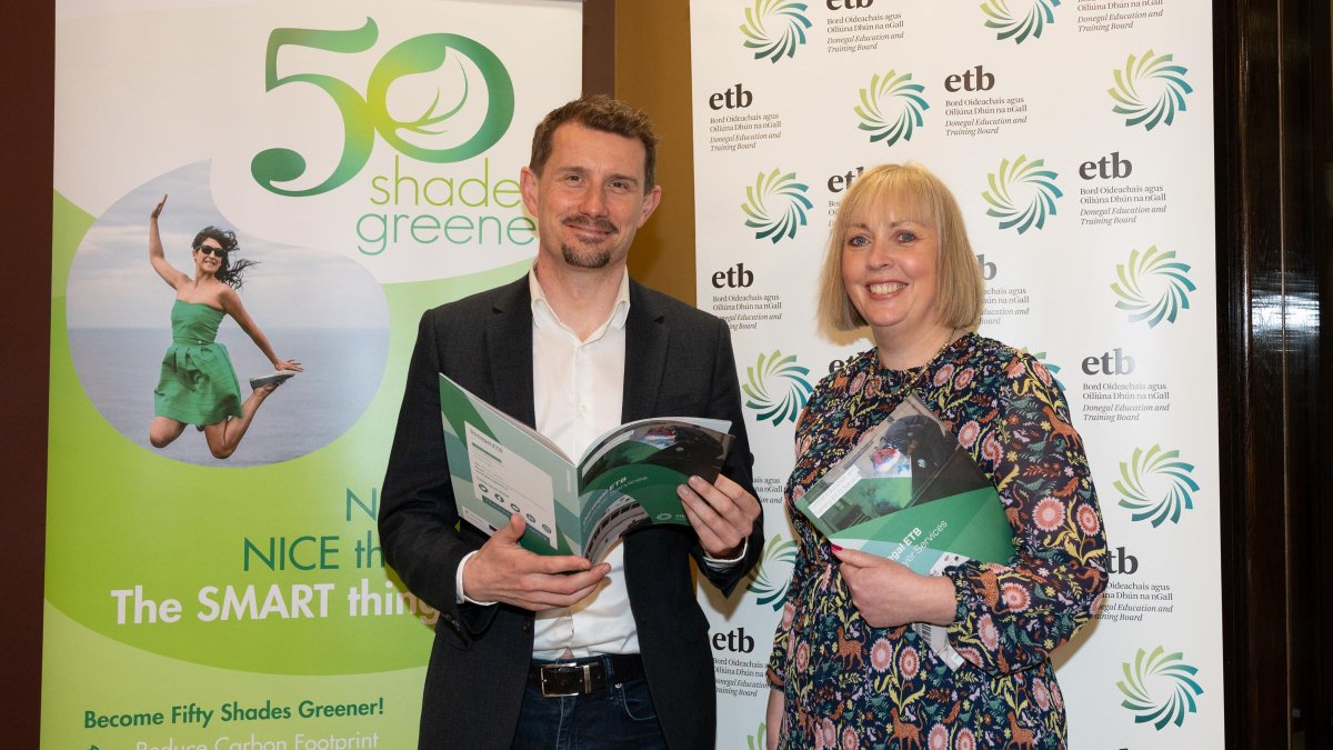 DonegalETB's tweet photo. Thanks to @poloconghaile for taking time at today's @govisitdonegal event to hear about the 50 Shades Greener Programme, a sustainability programme for hospitality/tourist attractions; pictured with our Further Education &amp; Training staff member Dearbhla Kelly #DonegalSeminar2022 https://t.co/fPQxOfGo58