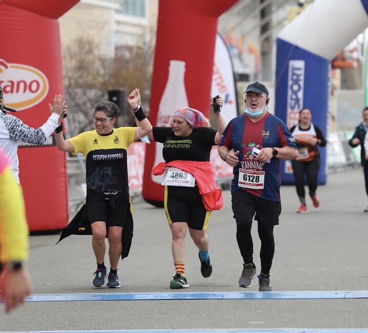 RanningClub's tweet photo. El pasado fin de semana, el Ranning Club estuvo representado en dos carreras, ambas de corta distancia. La 5k solidaria de Museros en favor de @DPPSpain y la Volta a Peu Runners Ciutat de València del @CtoValencia ♥️💙
#SoyRanner https://t.co/QmwMcfEavw