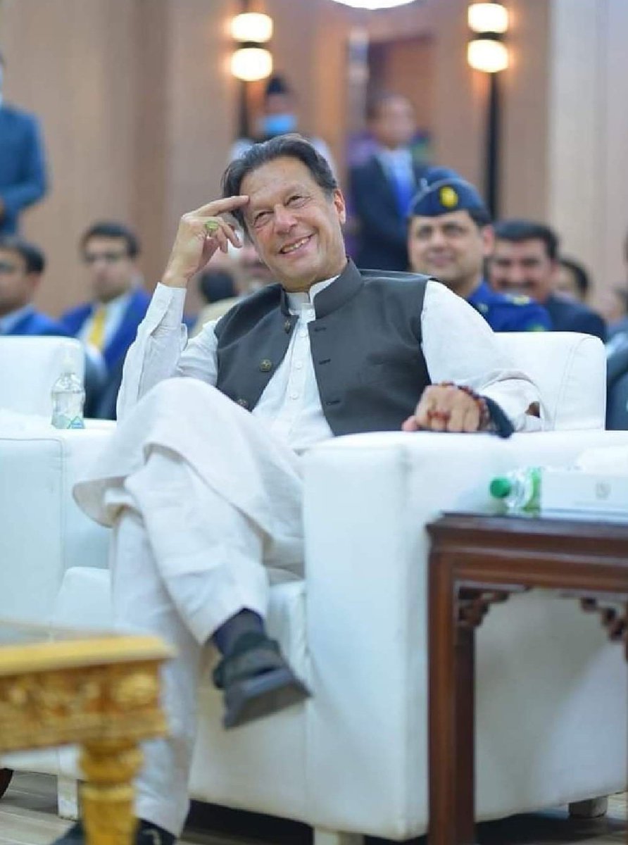MuhammadInshal4's tweet photo. In current political circumstances, there is no better person than imran khan. 
#IstandwithImranKhan 
#imimrankhan https://t.co/9LDyOnIdNQ