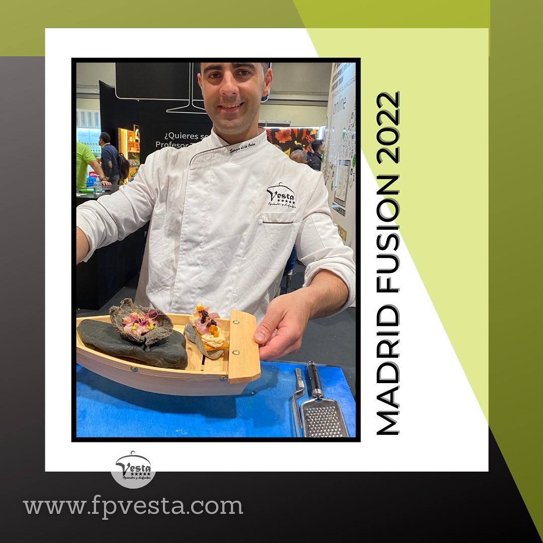 ISFPVesta's tweet photo. Hoy el auténtico Sabor del Mar de la mano de Sergio de La Orden, chef del Restaurante El Mosqui en el Stand del @ISFPVesta en @madridfusion 
Visítanos, pídenos información y prueba en barra las deliciosas tapas de nuestro chef
.
‼️Vesta, esencia pura de FP‼️ https://t.co/SsDHVkC24V
