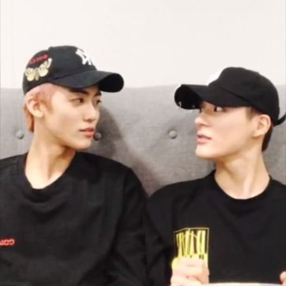 เวลานั่งข้างแจมิน เจโน่ตัวหดเหลือ3เซน🐰🐶