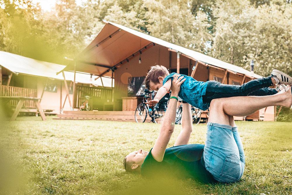 vakantieparken's tweet photo. Wat zijn de leukste campings in Nederland? ⛺🇳🇱 Wij tippen je de 25 beste campings! ➡️ https://t.co/TTkqCRYdcX 😍🍀 Van kindvriendelijke campings tot natuurcampings en van kleinschalige campings tot luxe glampings. #camping #nederland #kamperen #vakantie #parkvakanties https://t.co/GeoNRvjF9Y