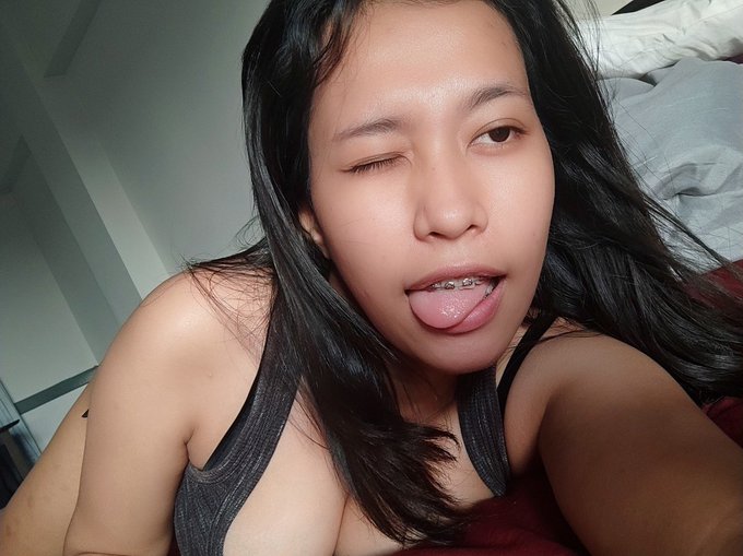 Chill at home 💆&zwj;♀️🧸🔮  link in bio if you wanna chat💌💗 https://t.co/nSRHTierDr