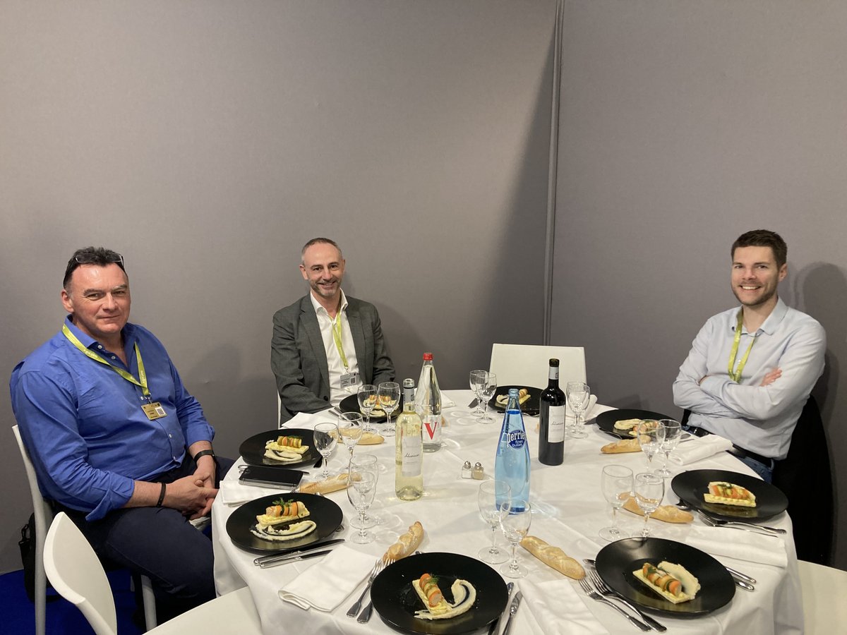 TheseeData's tweet photo. Retour en photo du Salon de l'IT Meeting au Palais des Festivals et des Congrès de Cannes📷
Expérience enrichissante et instructive.

 Avec la présence de notre Président Christophe Bouniol

#ITMeeting #Salon #ThéséeDataCenter #2022 #event #Souveraineté #données #Hébergement https://t.co/yPQJ6z3m5X
