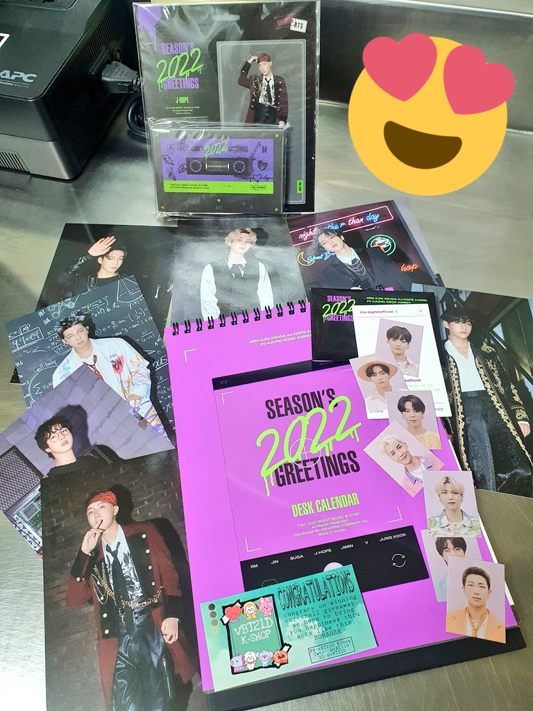 btsbestiee's tweet photo. late post!!

big thanks to @vBT21D for my bts sg 2022 tingies!! huhu 💜😍😍 https://t.co/3xCnrUF9Vs