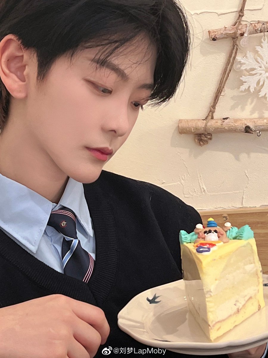 liumeng_fei's tweet photo. • 220325
Update on Weibo:
 
🦒🍰
#LiuMeng #刘梦 https://t.co/ESrJ6keidT