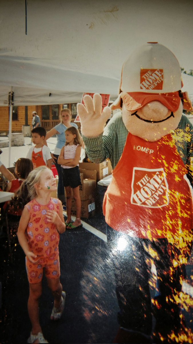 1ArkansasNative's tweet photo. 20 years ago today I started my journey with Home Depot there has been a lot of UPS and Downs fun times sad times  I've met many great people learn from some of the best even had to say goodbye to some but to me Home Depot is family. I have been Homer and santa for the kids https://t.co/GpYIC6e8Na