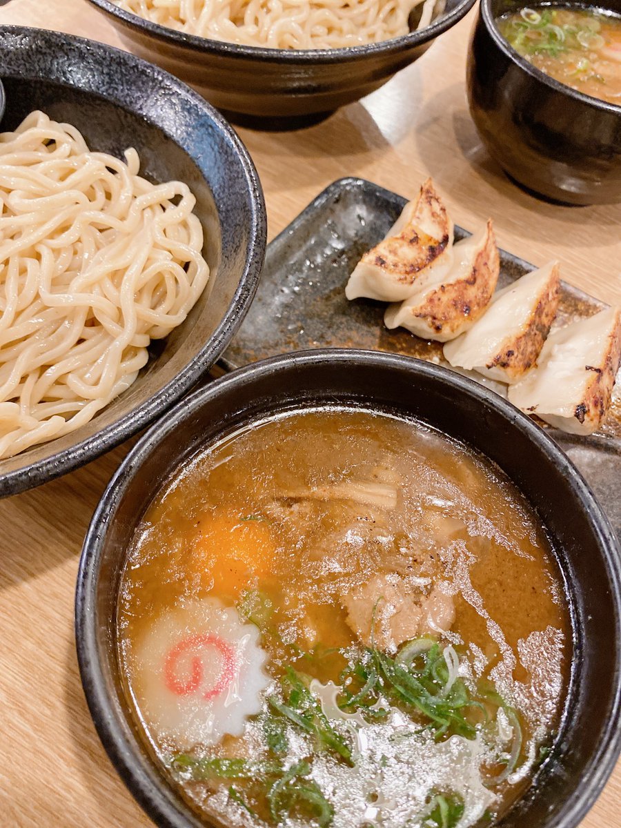 今日も仕事頑張ったのでラーメン！あと2日頑張って乗り切ろ