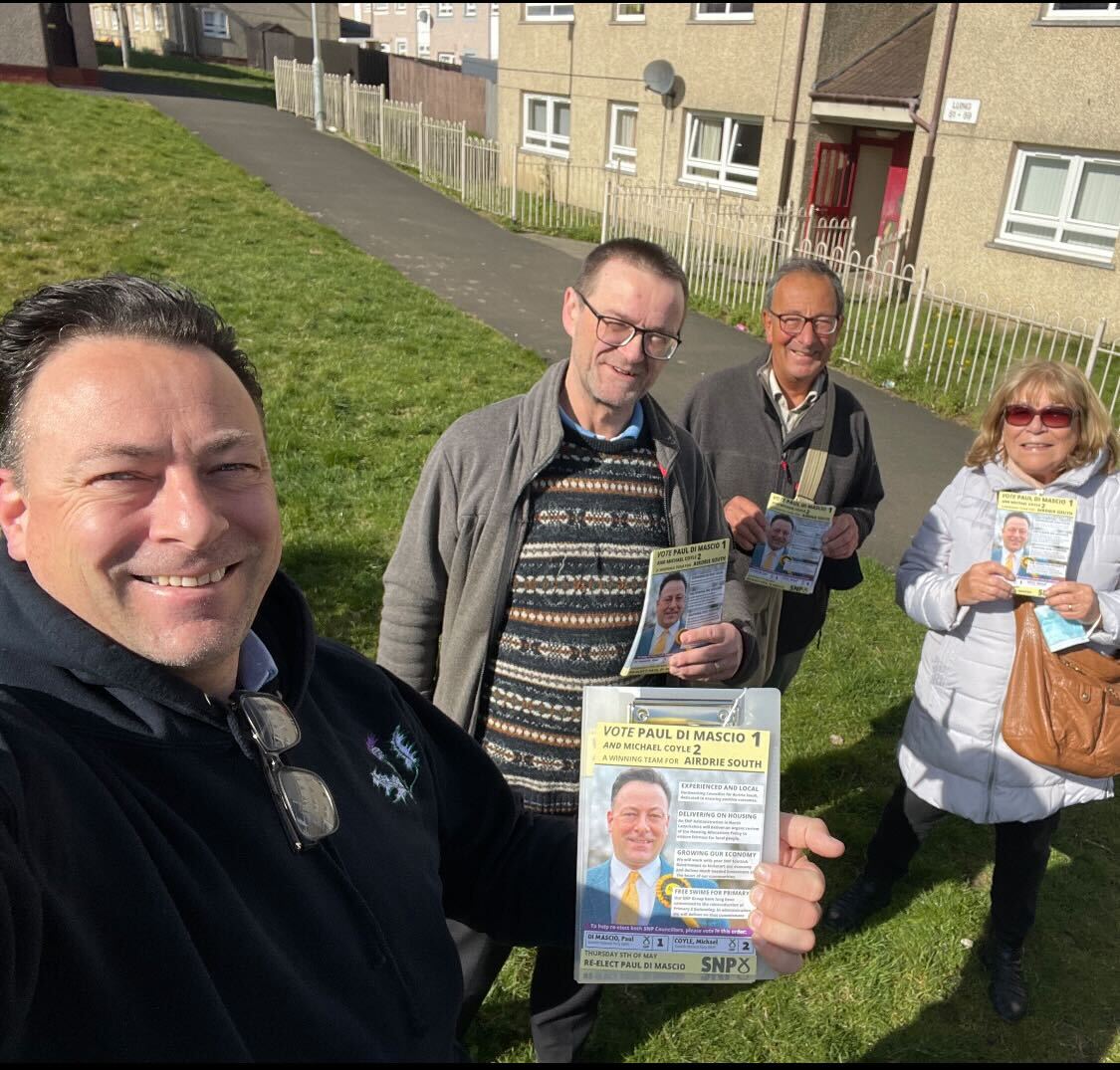 IanMacQ4SCM's tweet photo. A quick visit to Airdrie South and a chance to help out @PaulDiMascioSNP and one of his teams leafleting this morning. The Sun made a welcome appearance after a frosty start. Great energy and optimism all round... #VoteSNP #changenl π https://t.co/qbQuFGaC3w