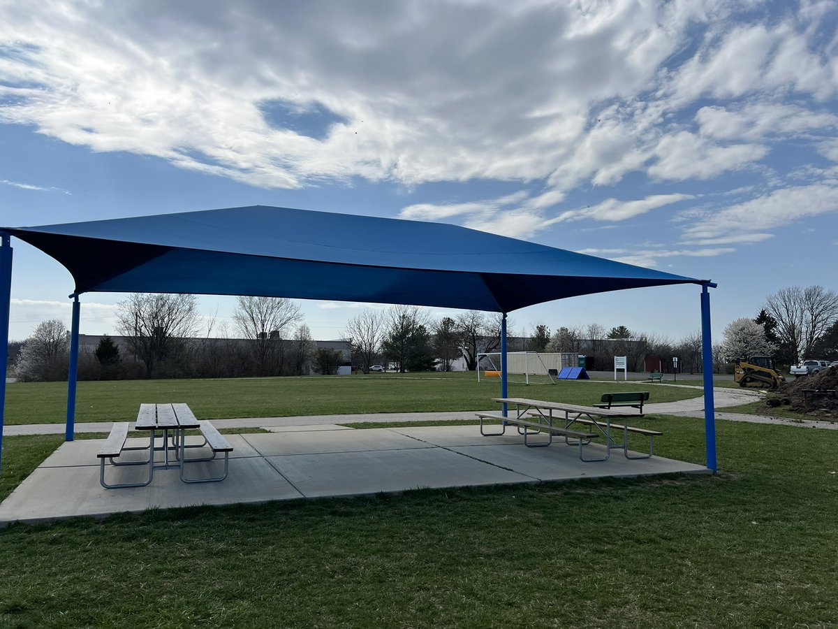 JWEwolves's tweet photo. What’s beautiful campus for our kids to enjoy! #fhsdcommunity #workhardplayhard https://t.co/JWW57IsF0J