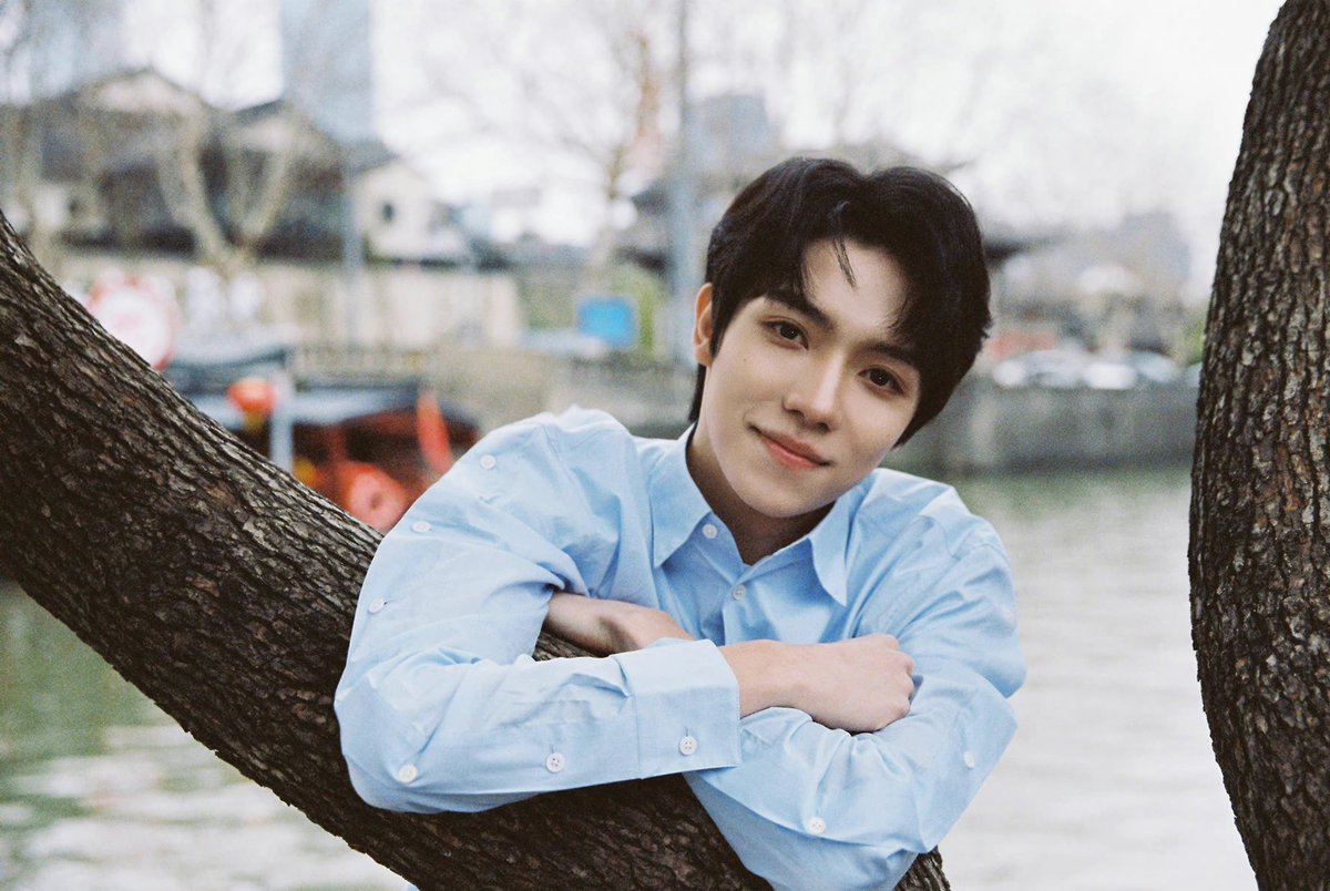 luo_club's tweet photo. [Z-众所舟知 Weibo] 220330 update

Salty sea and gentle breeze，how sweet is our little boat (yizhou) 

#罗一舟 #LuoYizhou #IXFORM #IXFORM罗一舟 https://t.co/cmtRDdyp8s