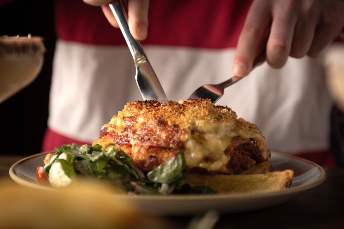 Feeling cheesy today, Clapham? Join us for Perky Parmi on Wednesdays! Grab the perfect Parmi and a Milo Martini, your essentials are covered 🧀😋