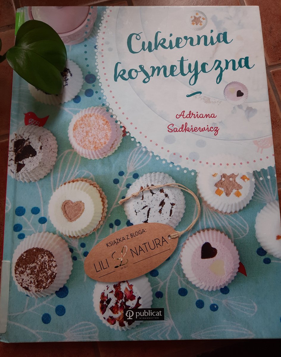BWCH_BG_PW's tweet photo. Dziś #światowydzieńmuffinka więc mamy dla Was słodką propozycję 🧁🧁🧁 #muffiny #słodko #zdrowo #librarytwitter https://t.co/cup88aTh1d