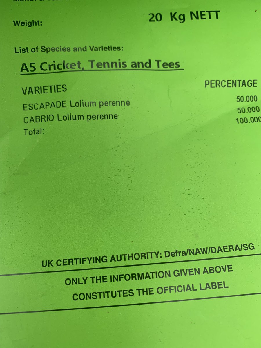 Mark572509852's tweet image. Some seed and feed going down on the summer pathways ready for the rain to wash it in tonight #springreno #summerprep