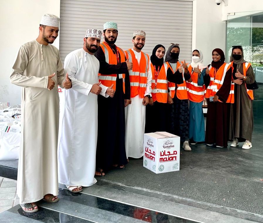 MuscatUni's tweet photo. تجسيداً للتكامل والتعاضد بين الجامعة والمجتمع تستعد جماعة #يسر الخيرية @MuYusr ب #جامعة_مسقط وبالتعاون مع فريق ارسم ابتسامة @drawasmile_om والأهالي وأصحاب الأيادي البيضاء لاطلاق الحملة التكافلية الخيرية الرمضانية. https://t.co/CqsLLrKqPY