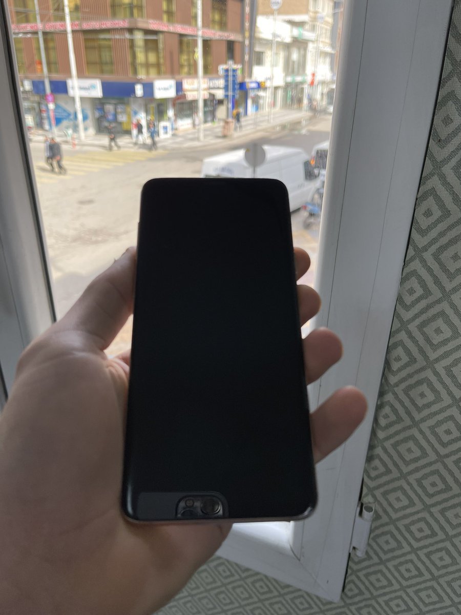 S9 PLAS ÜST CAM ÇATLAK 6 RAM 64 GB