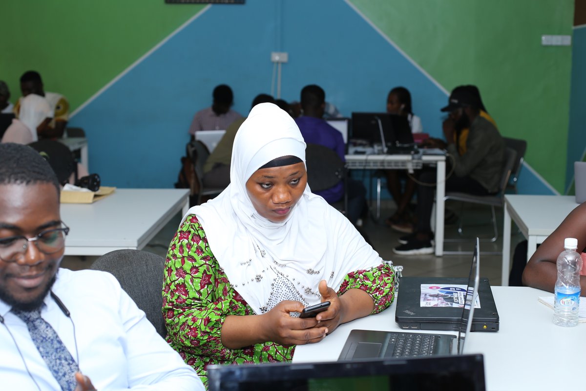 WhizzyAcademy's tweet photo. PreMEST Day 3 :: Updates
@WhizzyAcademy

CONTENT CREATION WITH CANVA

Video is one powerful type of content that keeps all your senses glued.

#premest #mastercardfoundation #whizzyacademy #socialmedia
#jobcreation https://t.co/INAzahb7ih