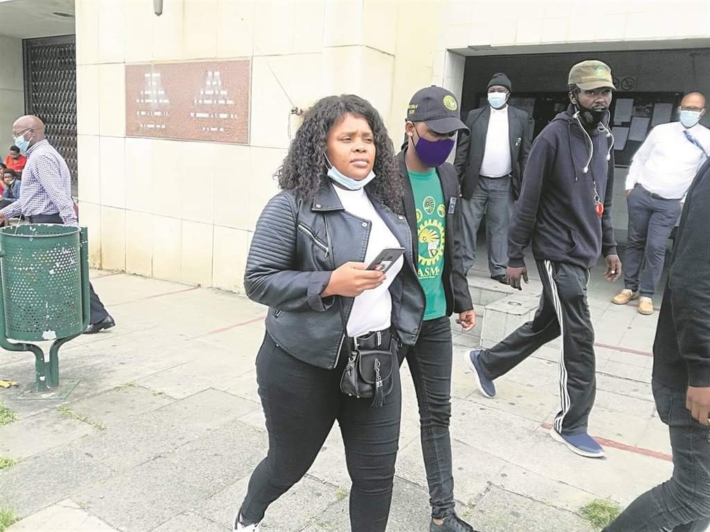 RaymondSathekge's tweet photo. 5 years in jail for R14M NSFAS student
The law really works perfectly against poor black people
#5yearsinjail #nsfas #Sibongilemani https://t.co/VrZ253sWr0
