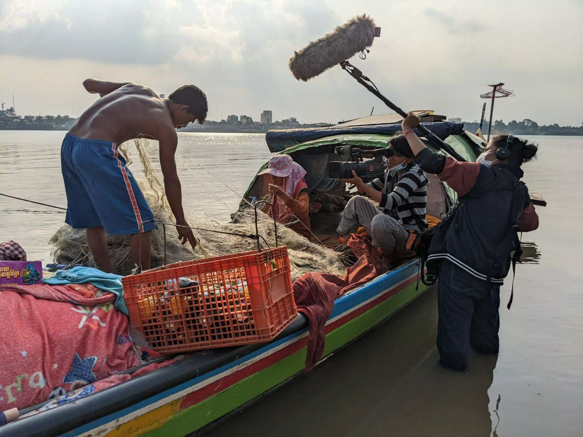 BophanaCenter's tweet photo. Vicheka is a trainee #intheproject "Visualizing the Mekong: Stimulating Youth’s Participation and Engagement Through Documentary Films" interviewed people for #production of her #firstshortfilm "On the Boat, on the River".
@SwedeninKH
#SwissCooperationMekong
@bbcmediaaction https://t.co/CLjNFMVpFt