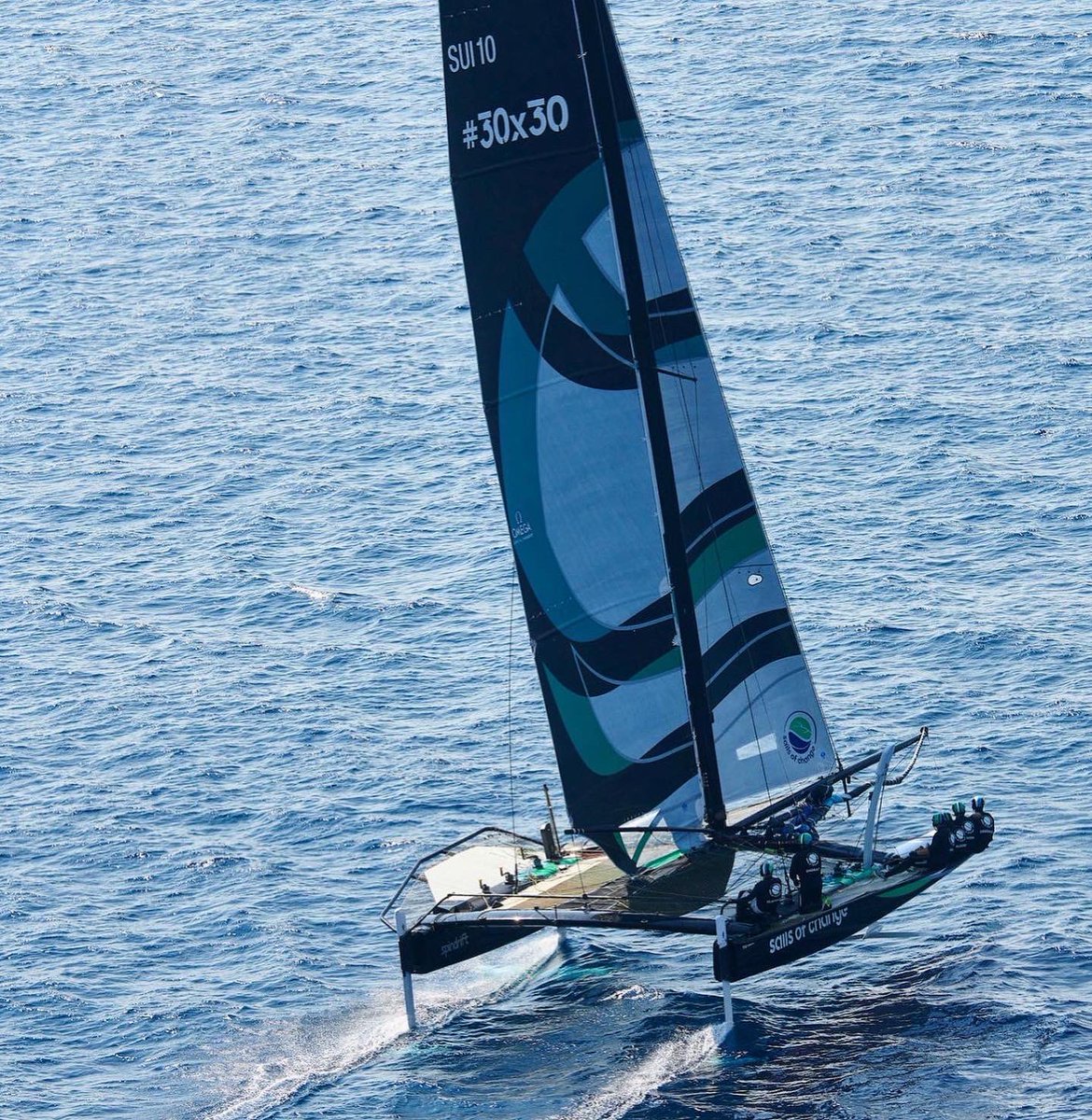 yannguichard's tweet image. Last week concluded our 2nd week of training on board the #maxitrimaran @sailsofchange. Our next training starts on April 11th, this time on board the #TF35 with a change of scenery, on the Leman Lake in Switzerland! #30x30 #Sailing @spindriftracing