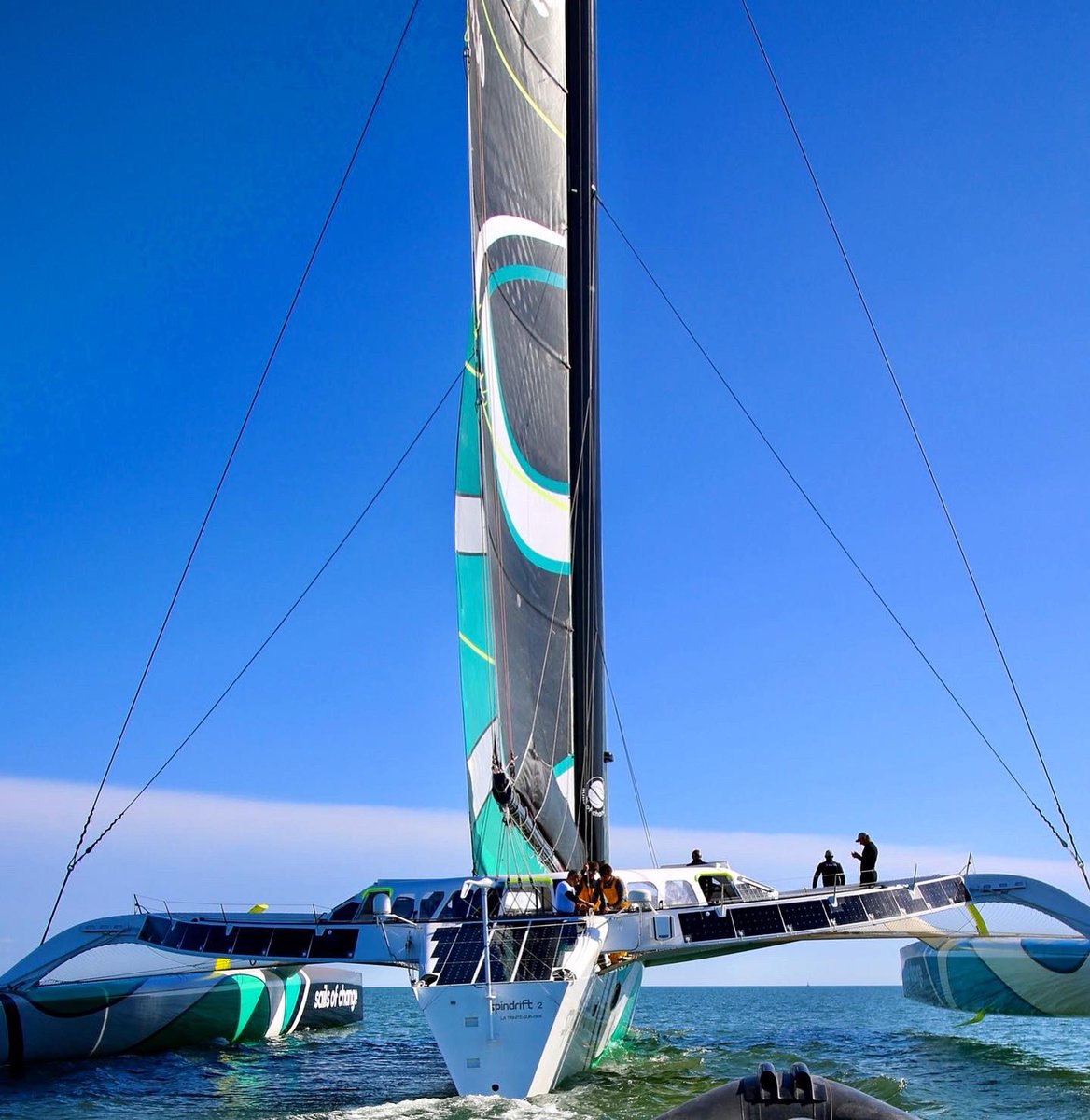 yannguichard's tweet image. Last week concluded our 2nd week of training on board the #maxitrimaran @sailsofchange. Our next training starts on April 11th, this time on board the #TF35 with a change of scenery, on the Leman Lake in Switzerland! #30x30 #Sailing @spindriftracing