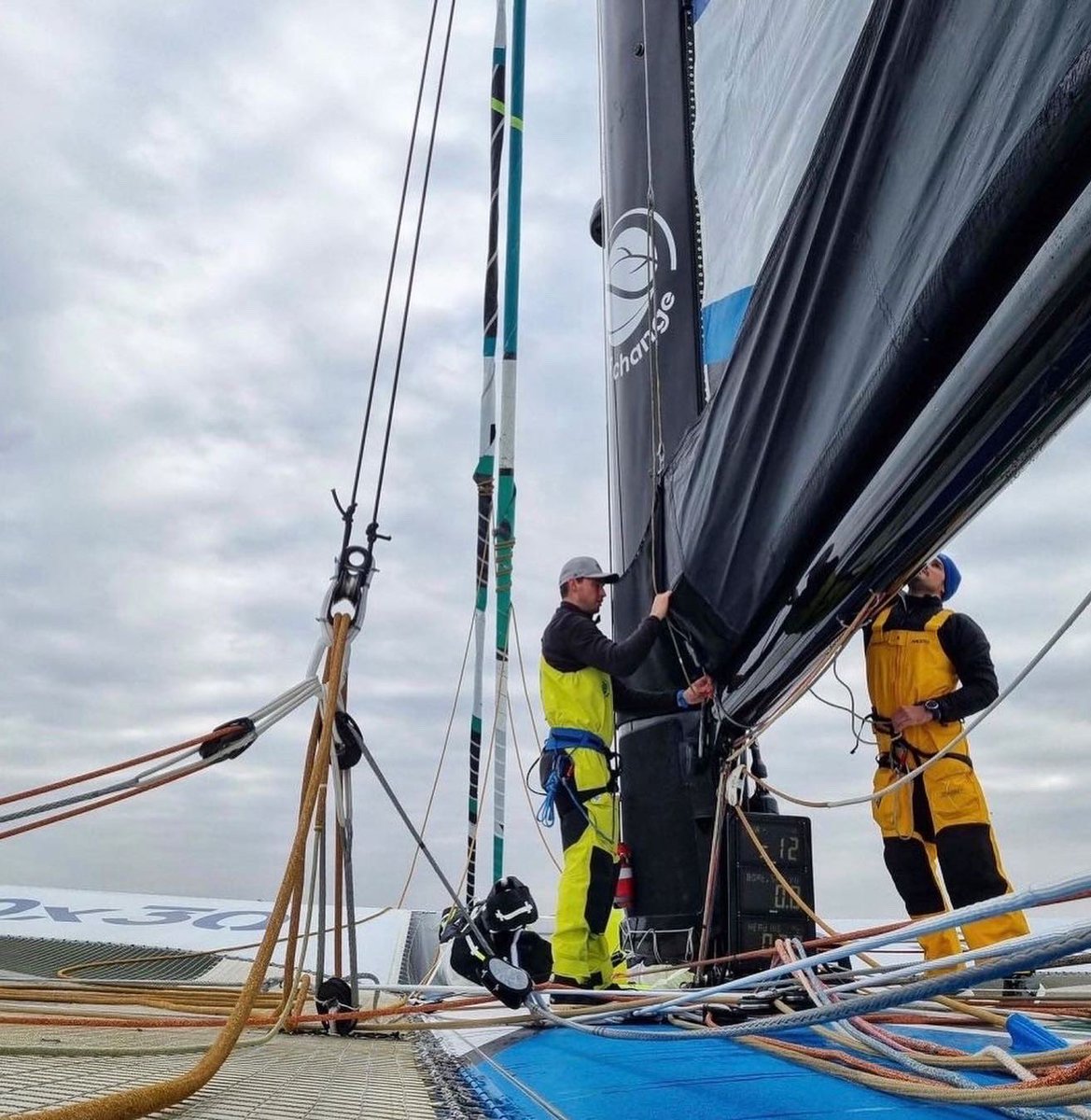 yannguichard's tweet image. Last week concluded our 2nd week of training on board the #maxitrimaran @sailsofchange. Our next training starts on April 11th, this time on board the #TF35 with a change of scenery, on the Leman Lake in Switzerland! #30x30 #Sailing @spindriftracing