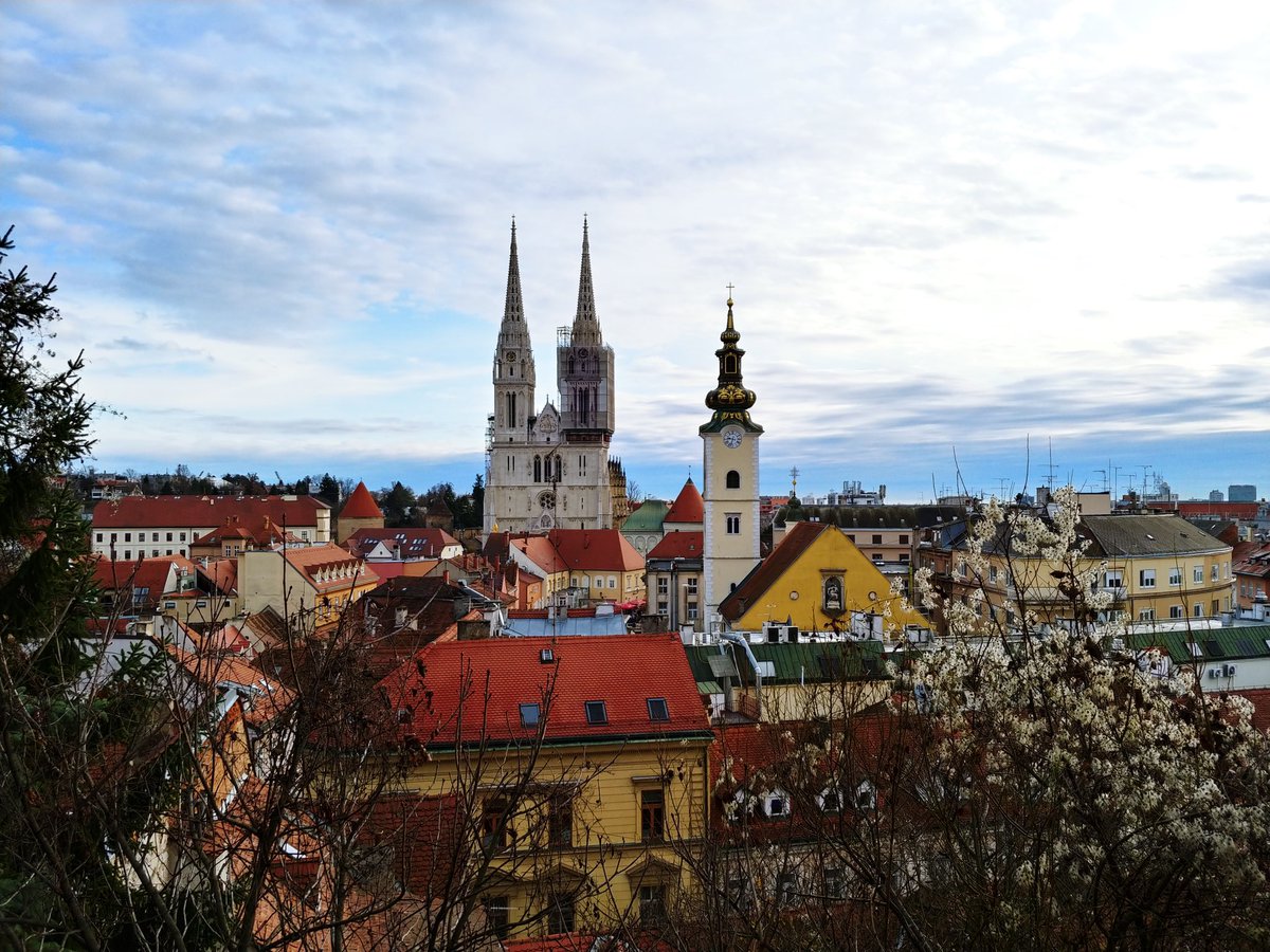 croendoyoung's tweet photo. 💡Did you know⁉️
The Zagreb funicular is one of the shortest funiculars in the world and has been in operation since 1893. Its track is 66 metres long and connects the Upper Town with the Lower Town! It is protected as a cultural monument! Register for EYES 2022 and visit Zagreb! https://t.co/iQrd5I63DK