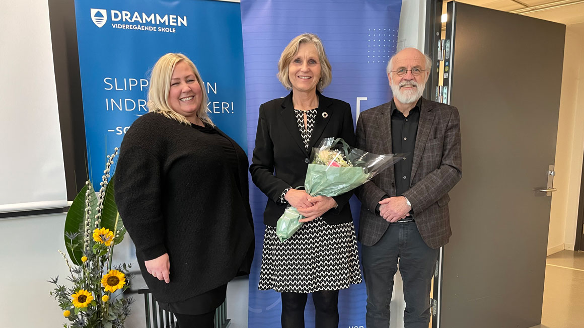 «Alle snakkar om yrkesfag. Men vi må snakke meir om høgare utdanning». Politisk redaktør <a href="/hegebb/">Hege Breen Bakken</a> i <a href="/DrammensTidende/">Drammens Tidende</a> skriv om universitetsskole-avtale med Drammen vgs. dt.no/alle-snakker-o… @vikenfk <a href="/heidiwn/">Heidi Nyhus</a> <a href="/KristianBogen/">Kristian Bogen</a> <a href="/PetterAasenUSN/">Petter Aasen</a> <a href="/AvisenKhrono/">Khrono</a> <a href="/Kunnskapsdep/">Kunnskapsdepartement</a>