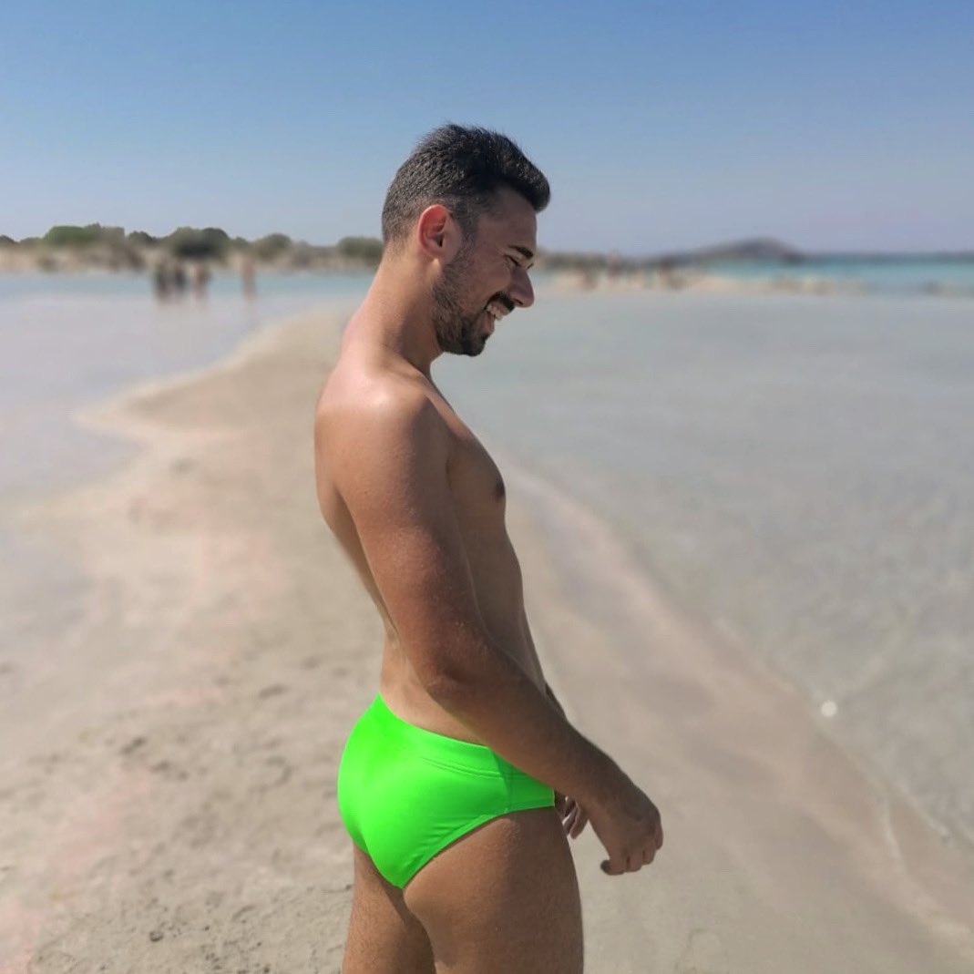 _gianluca_97's tweet photo. What happens? 🍑💚 https://t.co/NCwU78aYfR