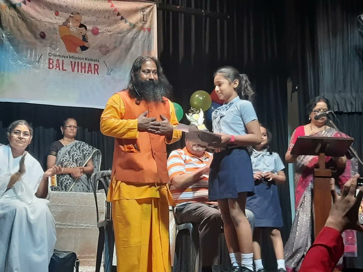 heritageschoolI's tweet photo. The Prize Distribution Ceremony for Inter School Sri Mad Bhagwad Gita Shloka Chanting Competition was held on The Heritage School in Group B received the 1st, 2nd and the 3rd Prize. 
#certificate #competition #proudmoment #bestschoolinKolkata  #bestinternationalschoolinkolkata https://t.co/hHX2ZvzrI7
