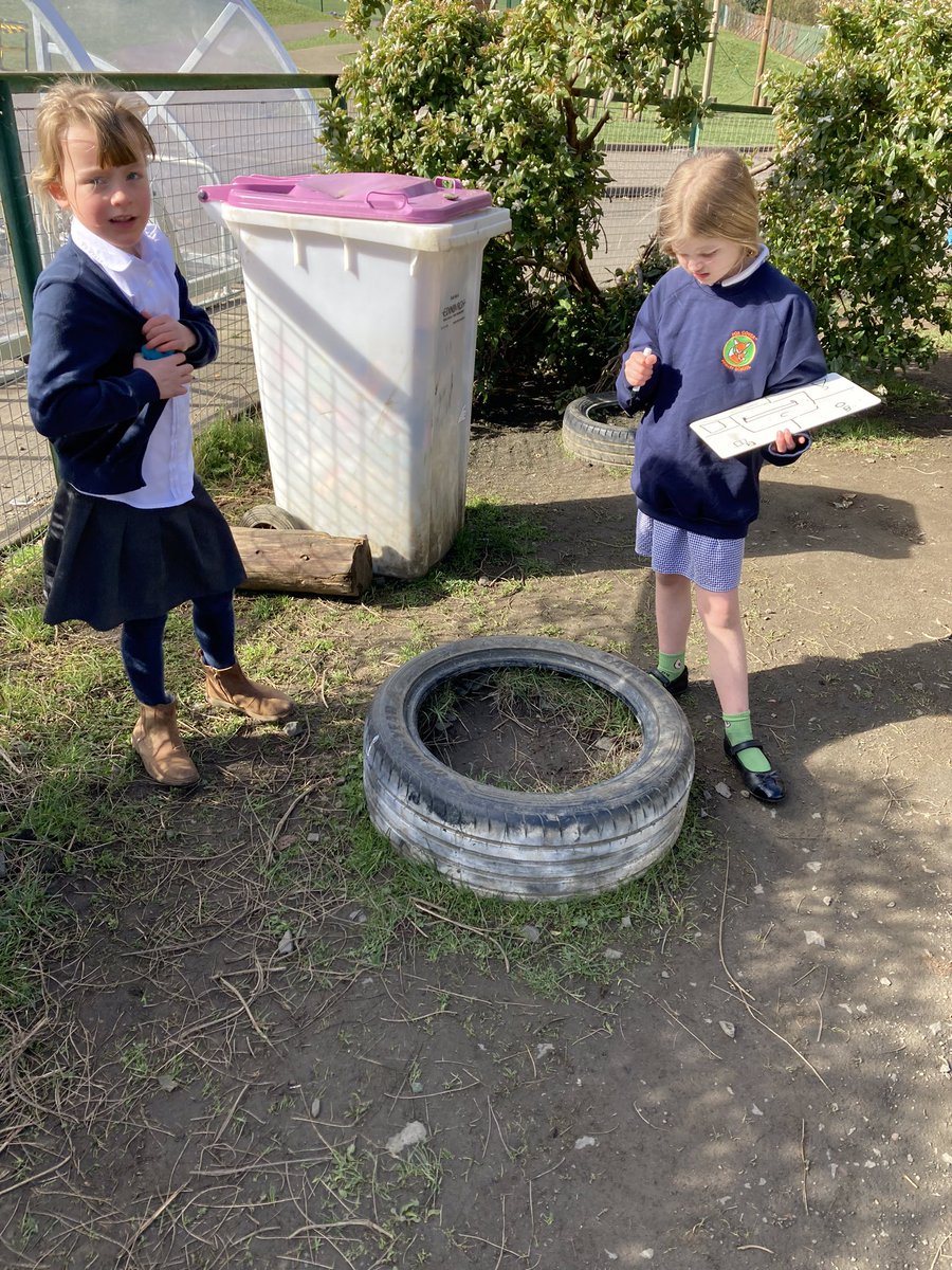 FoxCovertPS's tweet photo. P2 had great fun this morning hunting round the playground looking for shapes. They saw lots of 2D shapes  within 3D shapes and drew them on their whiteboards. #nopaperday https://t.co/zdwfBVWKdA