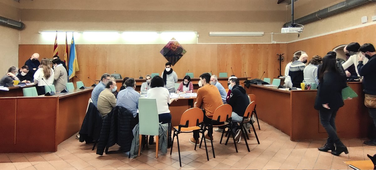 Agraïm a participació dels tècnics i ciutadans en la creació d'un imaginari comú per a la urbanització de l'#AvingudaValles a la 8a sessió de #cocreació!

Van sortir projectes similars i complementaris de fàcil implementació als quatre municipis. A continuació n'esmentem alguns👇