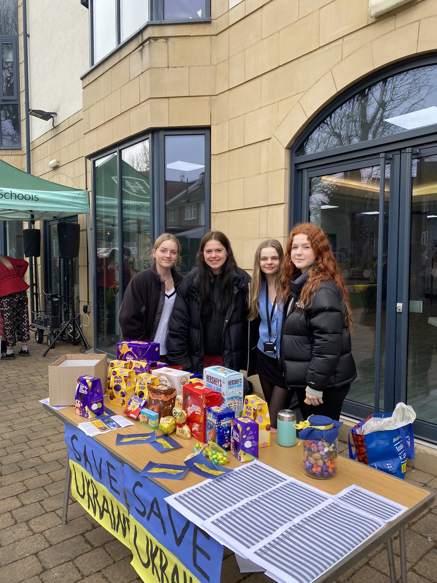 SHSFonteyn's tweet photo. Y7s and house leaders fundraising for Ukraine 🇺🇦 🇺🇦 Well done everyone!! @SHSHouses @SurbitonHigh #StandWithUkriane https://t.co/QmB9JxPpzt