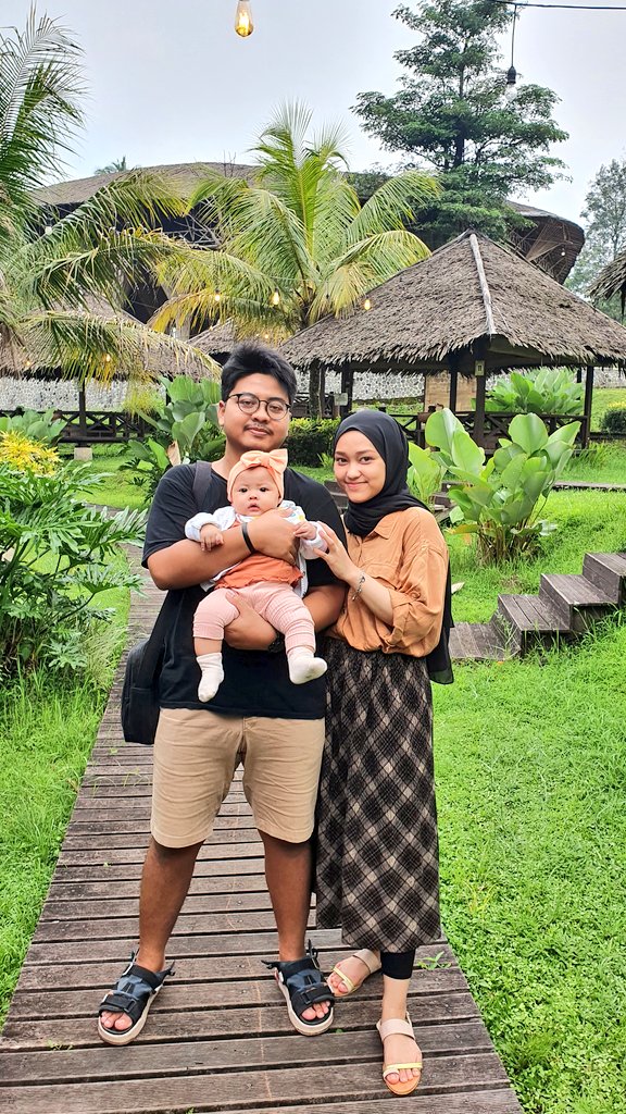 AdrnPermana's tweet photo. Munggahan bersama cimol https://t.co/L9t8XqPTIT
