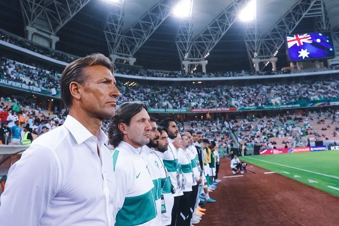 Herve_Renard_HR's tweet photo. About last night… 💚

First of the group and qualified, thanks to all the Saudis for the show yesterday ! 🇸🇦🦅🙏🏼

#HervéRenard #SaudiArabia #WorldCup https://t.co/cZ7lcP52GN