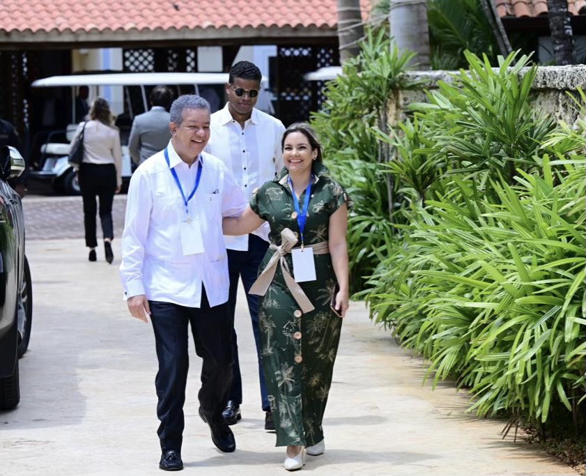 “El conocimiento no tiene ningún poder, si no puede ser compartido” Pallavicini.

#ForoGlobalCasaDeCampo #leonelfernandez <a href="/FUNGLODE/">FUNGLODE</a> <a href="/LeonelFernandez/">Leonel Fernández</a>